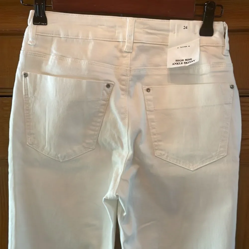NWT a loves a 5 pocket skinny ankle jean - white size 24